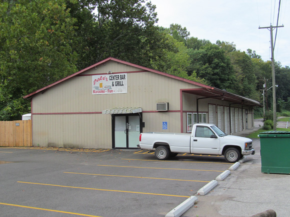 Dale's Center Bar & Grill